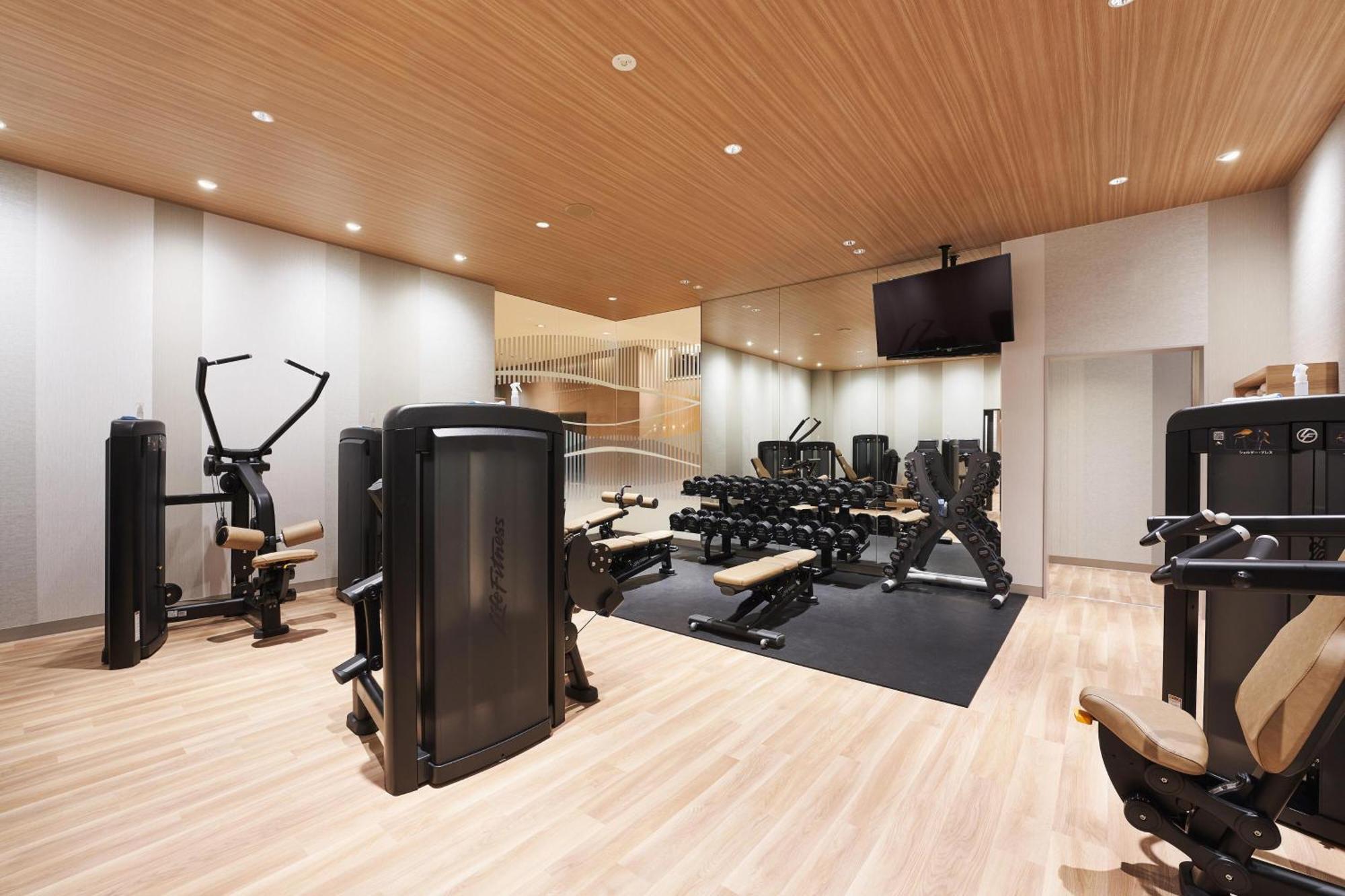Sheraton Grande Tokyo Bay Hotel Urayasu Dış mekan fotoğraf The gym at the hotel