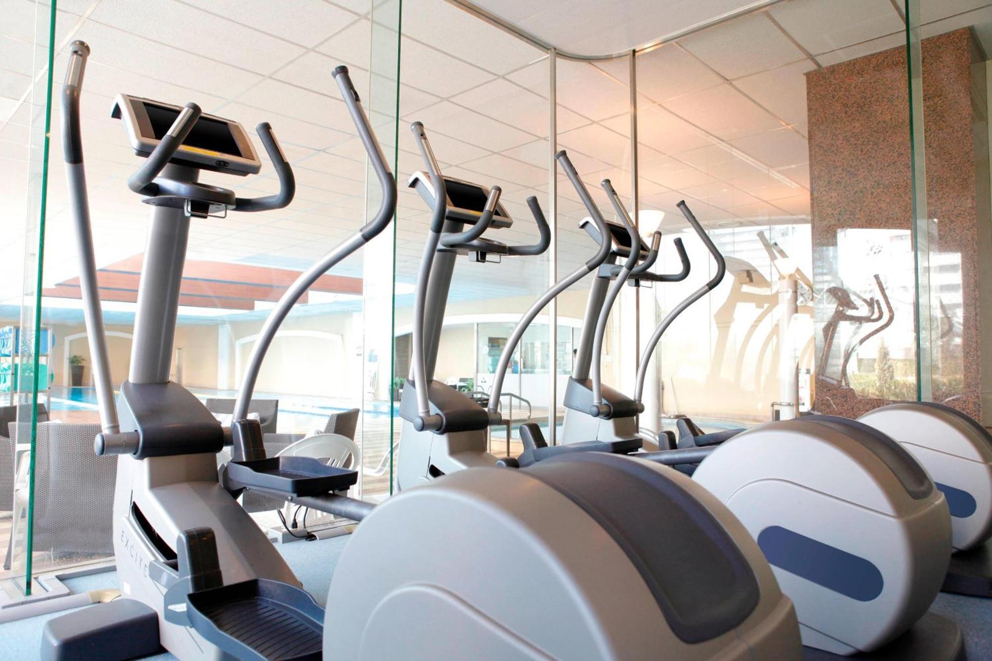 Sheraton Grande Tokyo Bay Hotel Urayasu Dış mekan fotoğraf Elliptical cross trainer